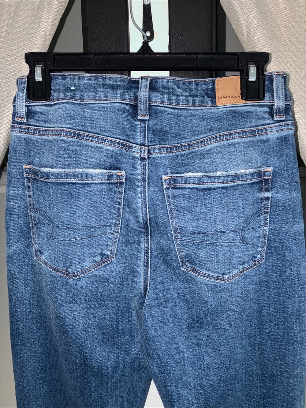 AE - Distressed High Rise Mom Jean - Picture 6 of 8